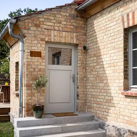 Apartman Hufe 9 Gute Stube - Digital Detox Und Entschleunigen Oder Aktiv-urlaub In Der - Bauernhof Charme Trifft Modernes Design Wustrow